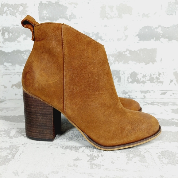 New BP Lance Brown Leather Block Heel Round Toe Ankle Bootie V19 - Picture 4 of 11